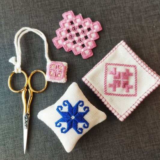Procraftination - Create a Hardanger Pincushion