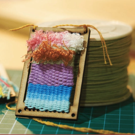 Procraftination- Mini Loom Weaving